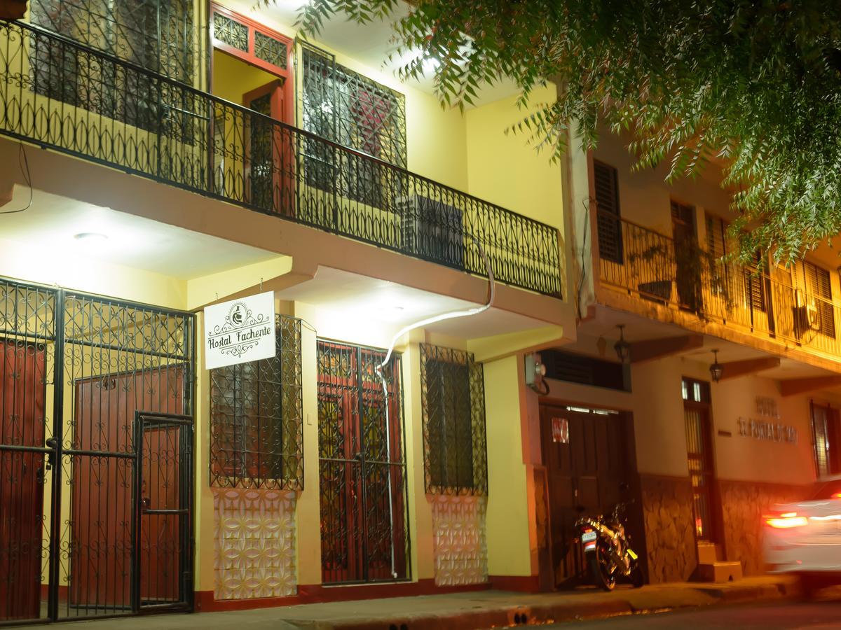 Hostal Fachente Hostel Leon Exterior photo