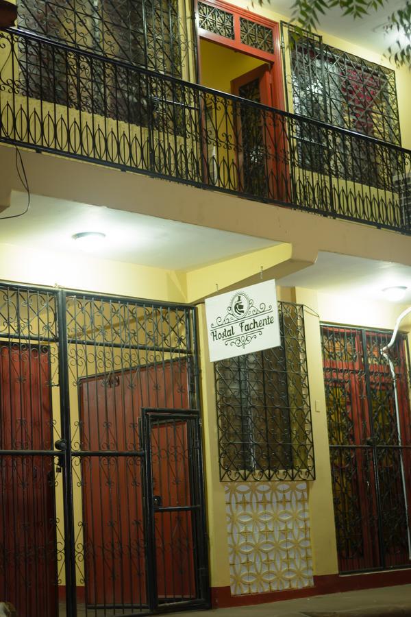 Hostal Fachente Hostel Leon Exterior photo